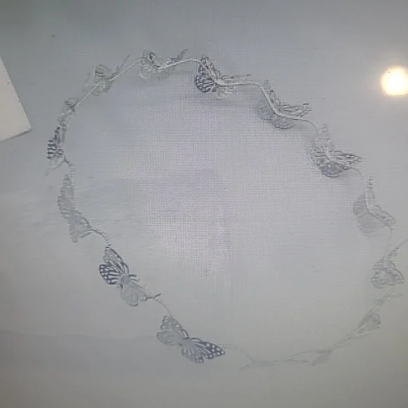 Beautiful butterfly headband/crown and 3 pairs of earrings. - Picture 8 of 9